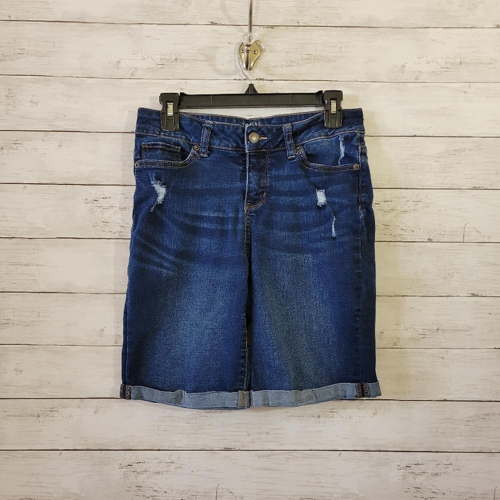 Time & Tru Distressed Bermuda Mid‎ Rise Shorts Dark Wash DenimCuffed Size 4